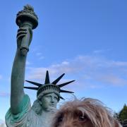 Toto and the model Statue of Liberty