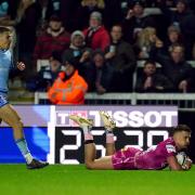 Henry Slade scores Exeter's opening try against Castres at Sandy Park in the Heineken Champions Cup.
